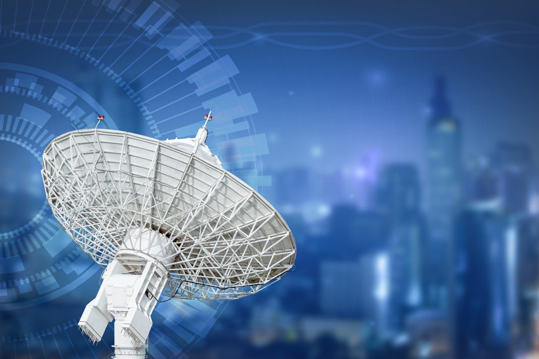 satellite dish antenna radar big size Immagine