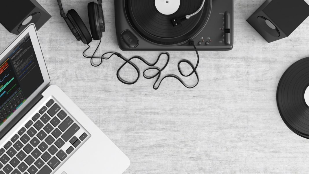 computer-devices-electronics-159376 immagine